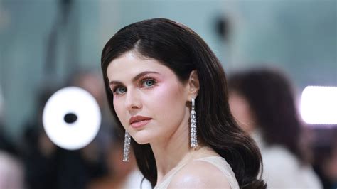 alexandra dadario nudes|Alexandra Daddario Posed In The Nude On IG, And Fans Went。